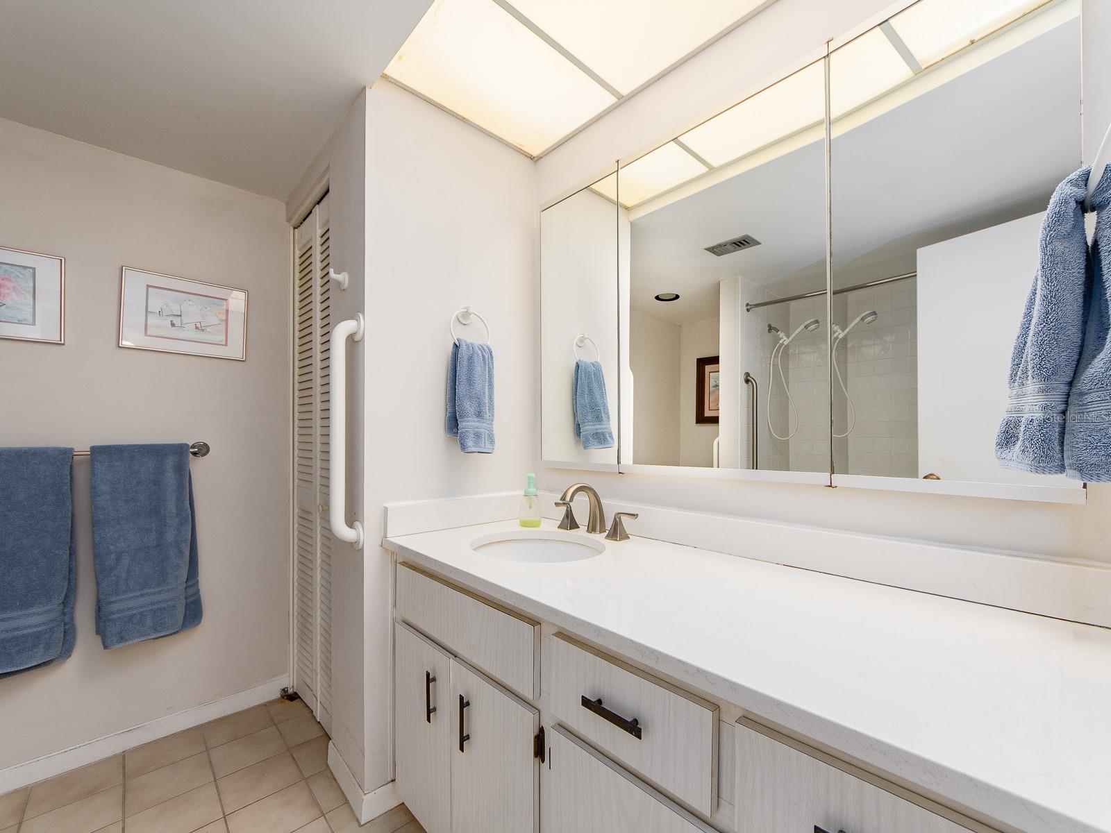 Image 24 of 43 For 1460 Gulf Boulevard 312