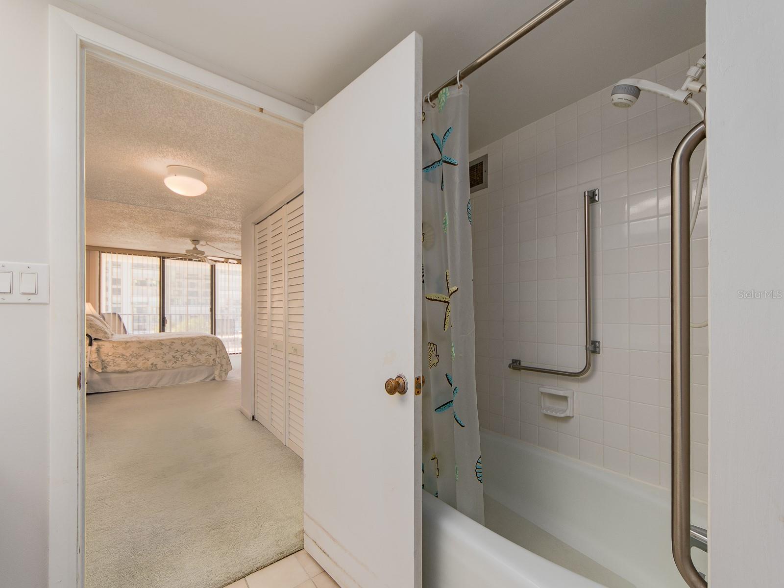 Image 25 of 43 For 1460 Gulf Boulevard 312