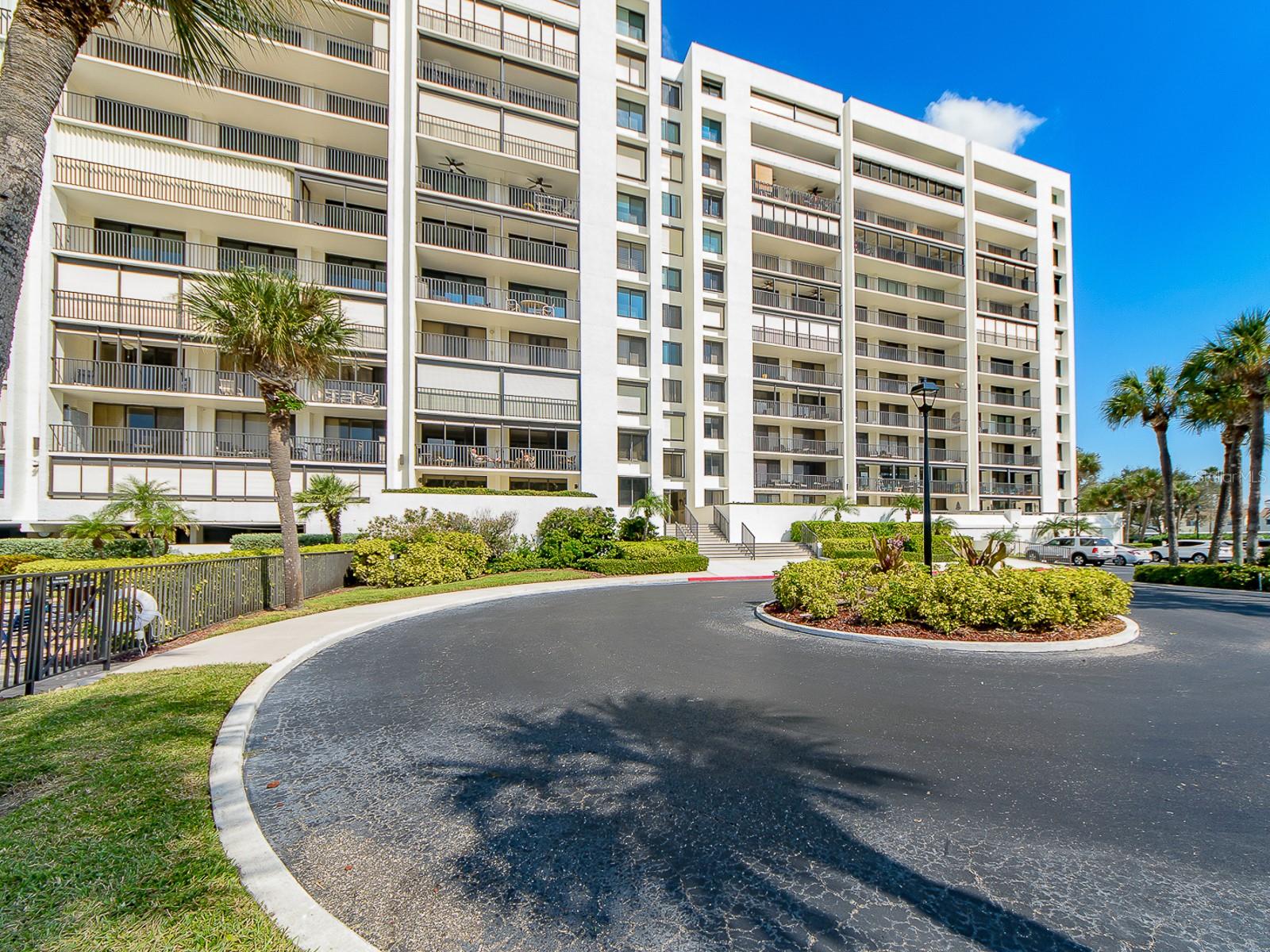 Image 3 of 43 For 1460 Gulf Boulevard 312