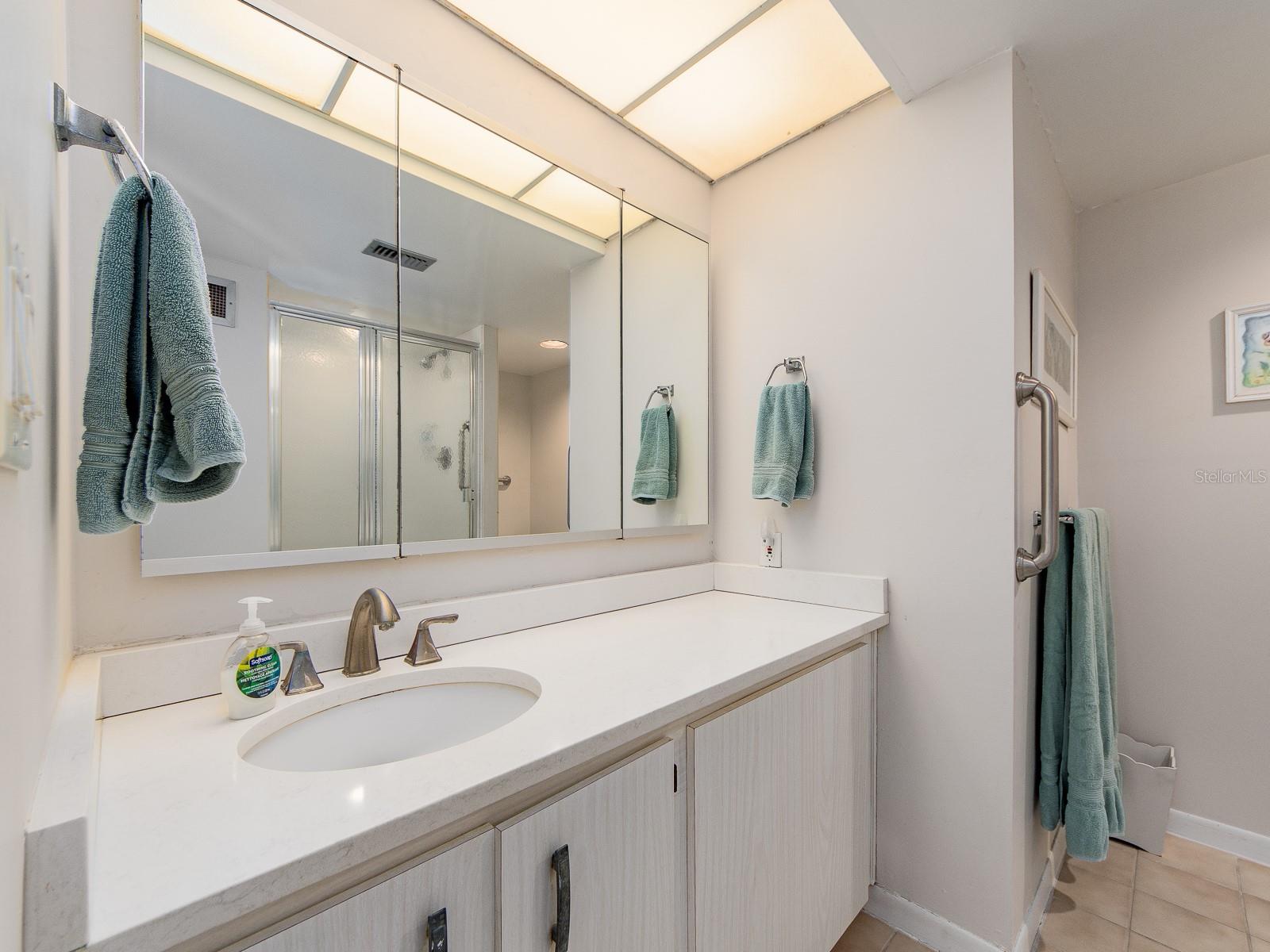 Image 30 of 43 For 1460 Gulf Boulevard 312