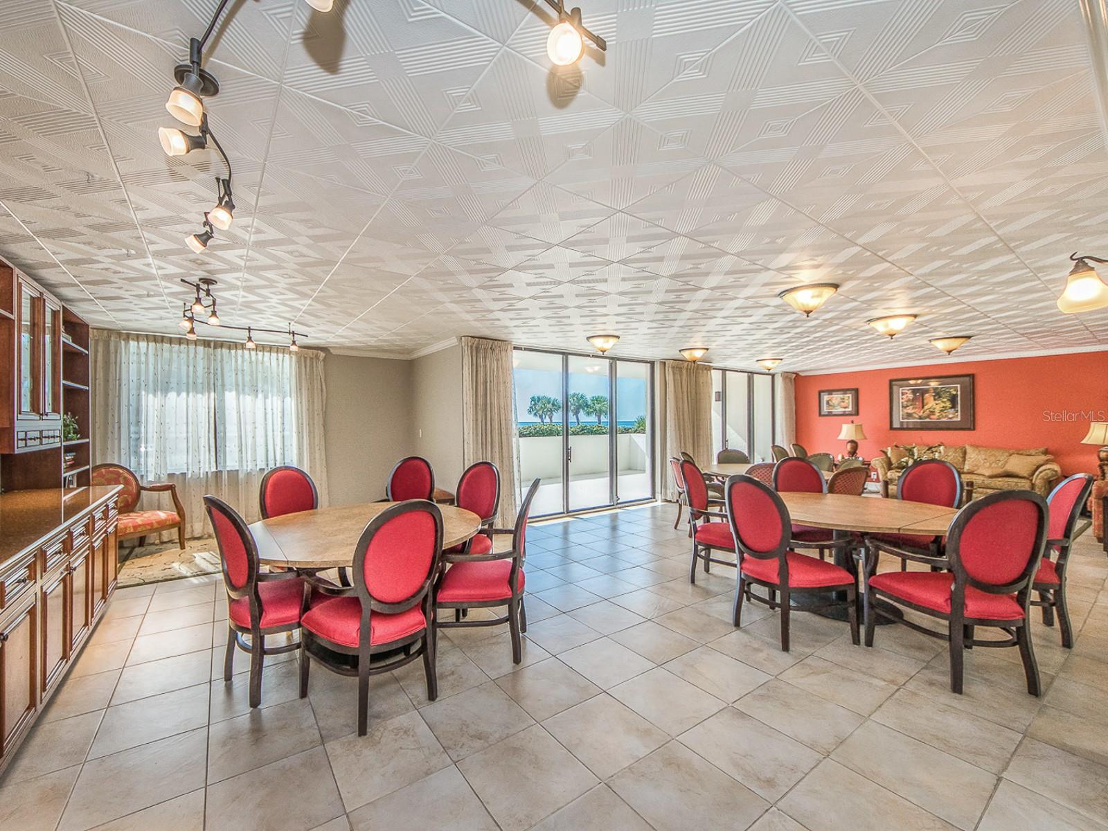 Image 5 of 43 For 1460 Gulf Boulevard 312