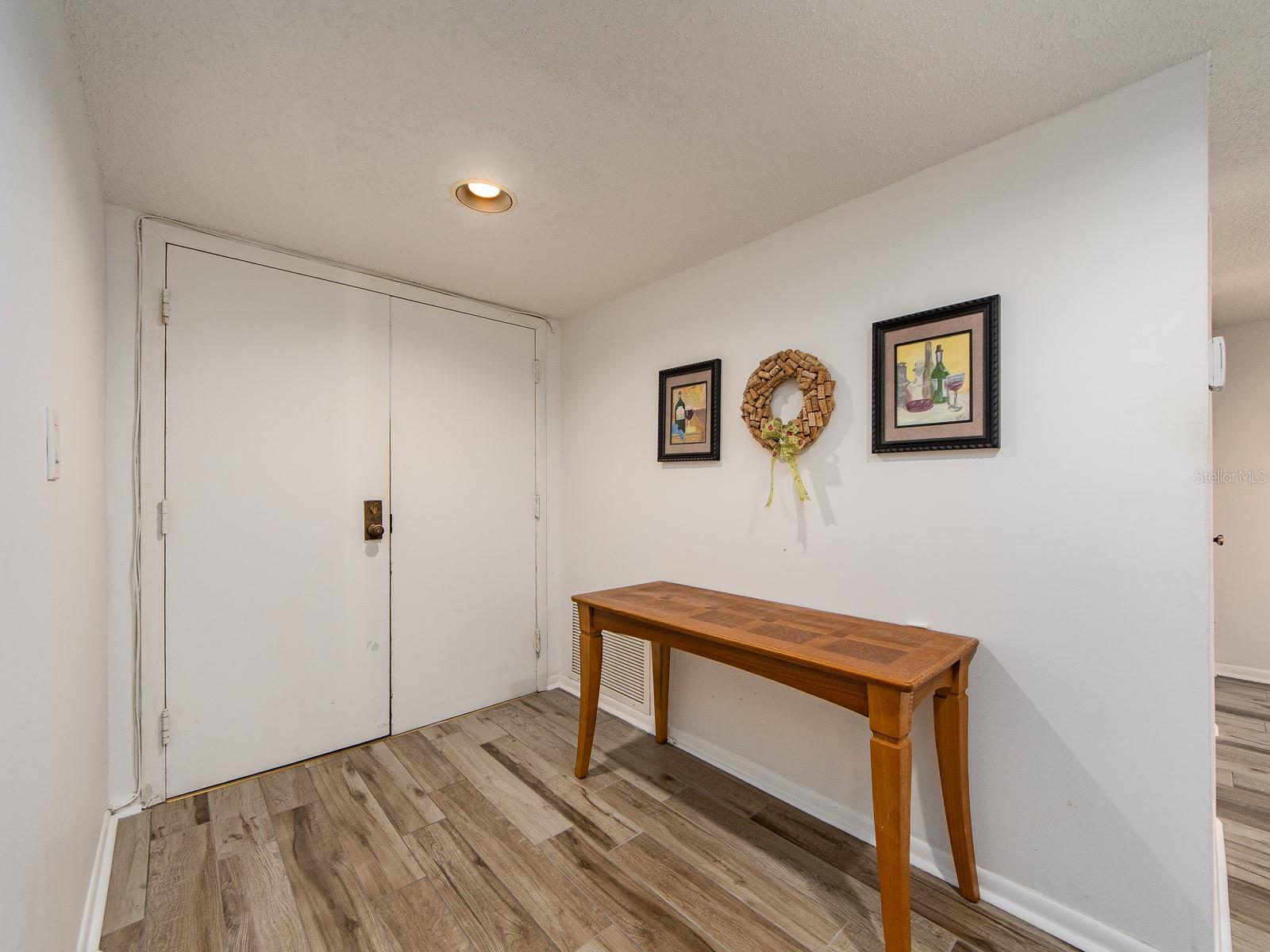 Image 7 of 43 For 1460 Gulf Boulevard 312