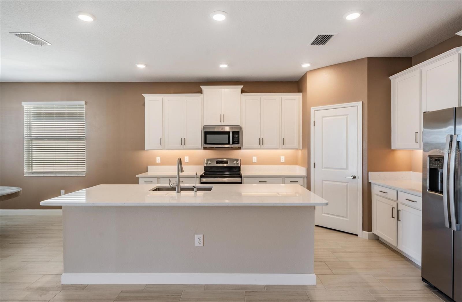 Image 4 of 78 For 10515 Gable Dig Loop