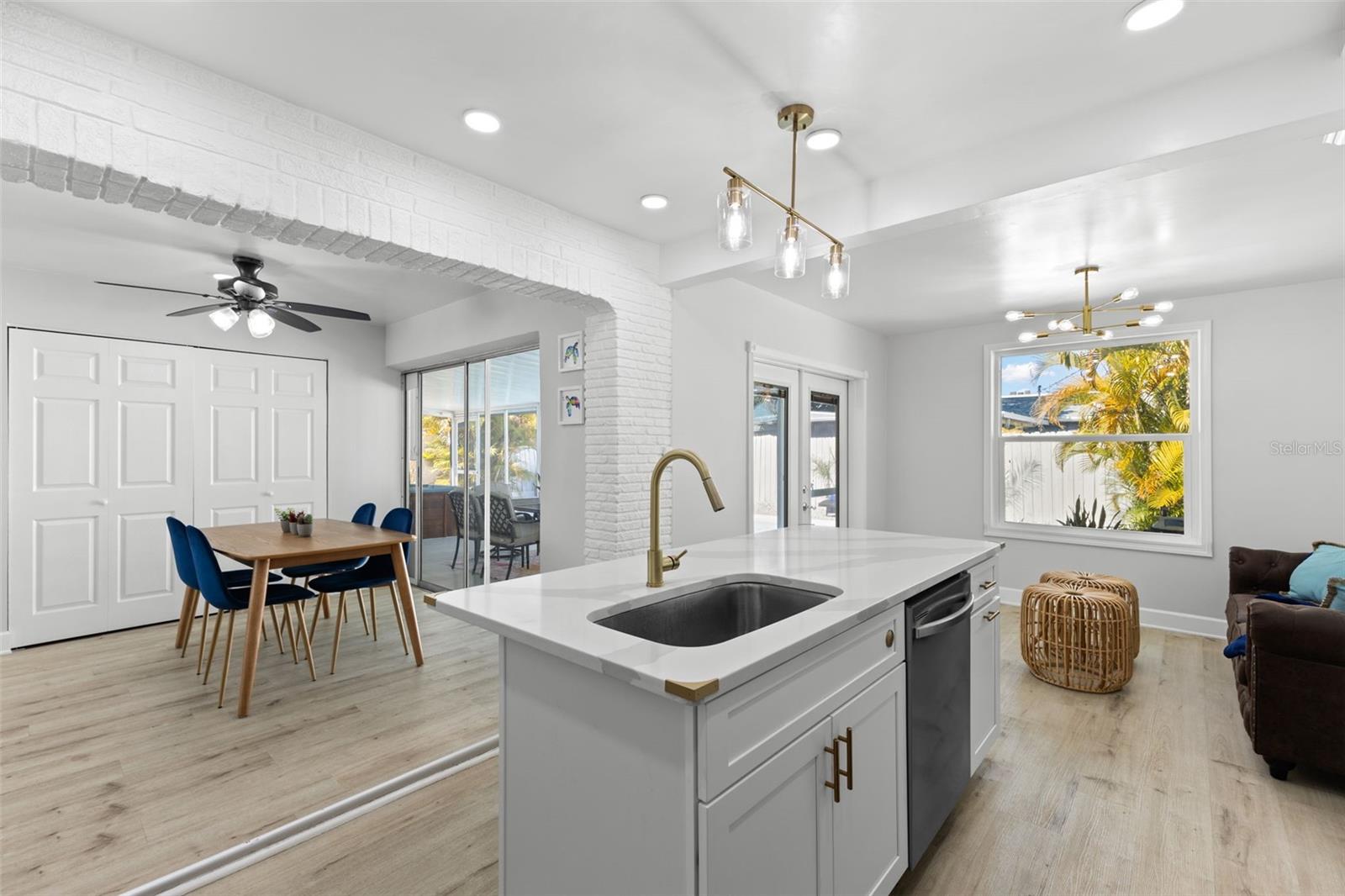 Image 12 of 29 For 6419 43rd Avenue N