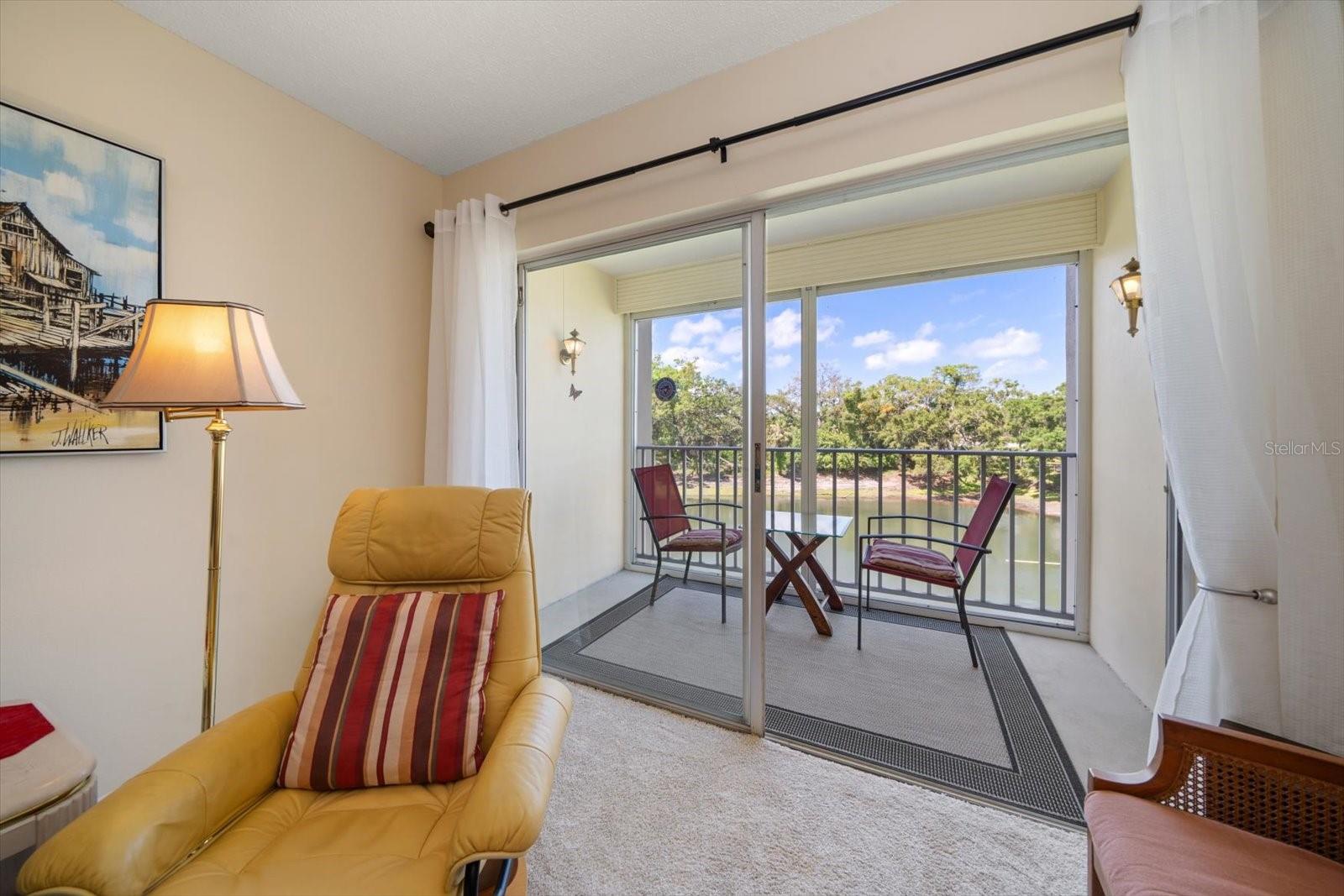 Image 11 of 46 For 948 Virginia Street 202