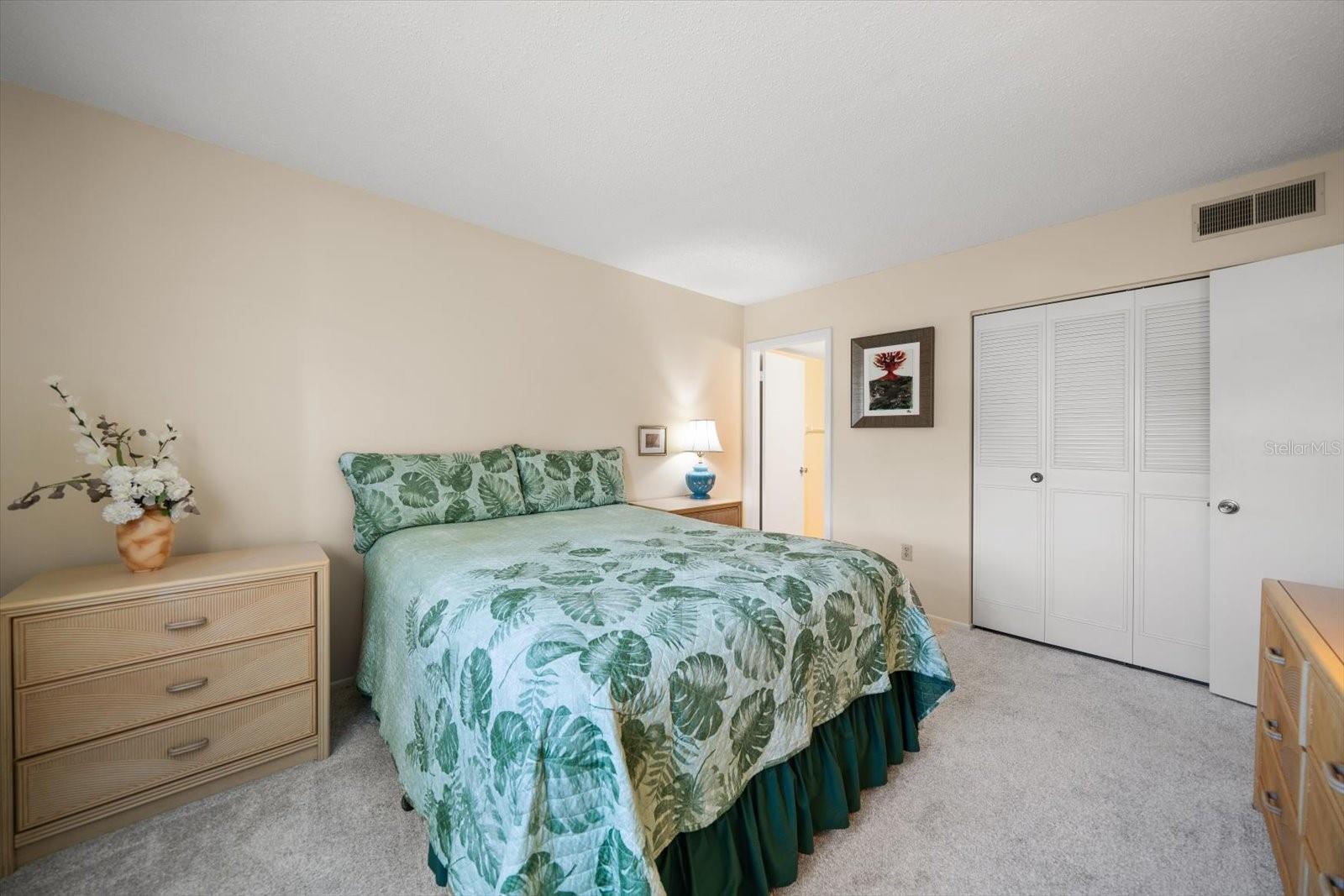 Image 19 of 46 For 948 Virginia Street 202