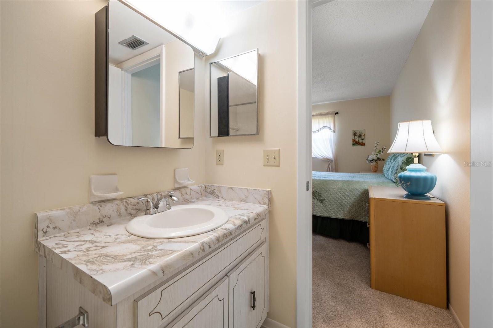 Image 21 of 46 For 948 Virginia Street 202