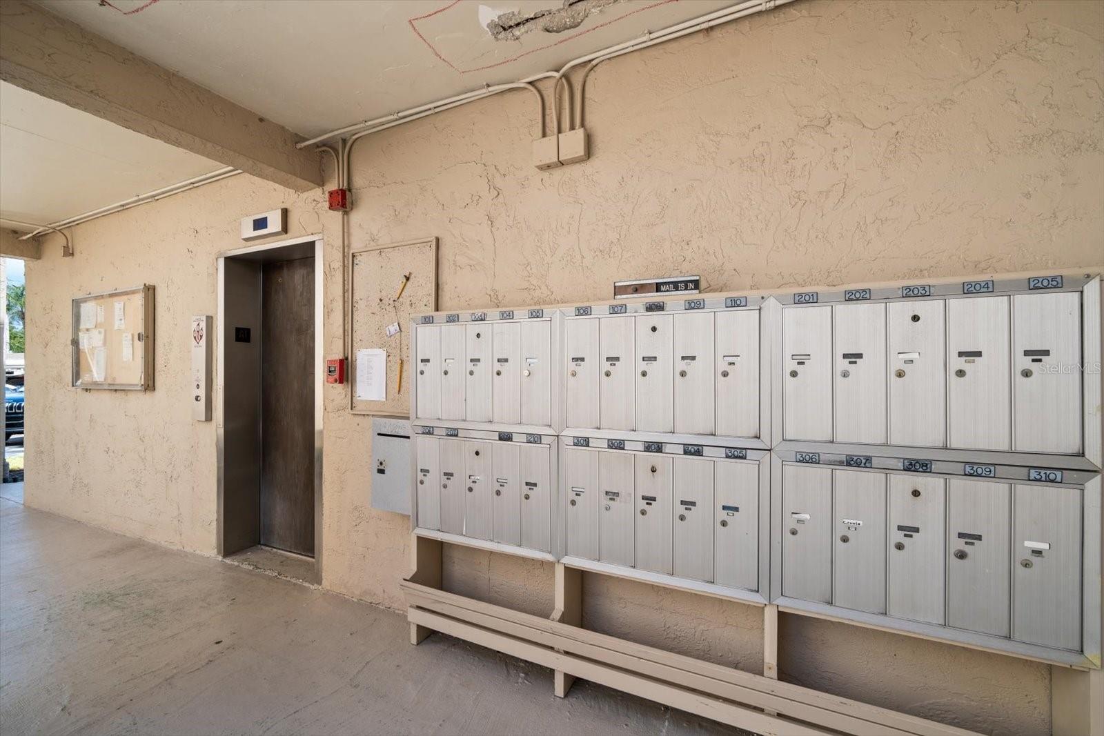 Image 32 of 46 For 948 Virginia Street 202