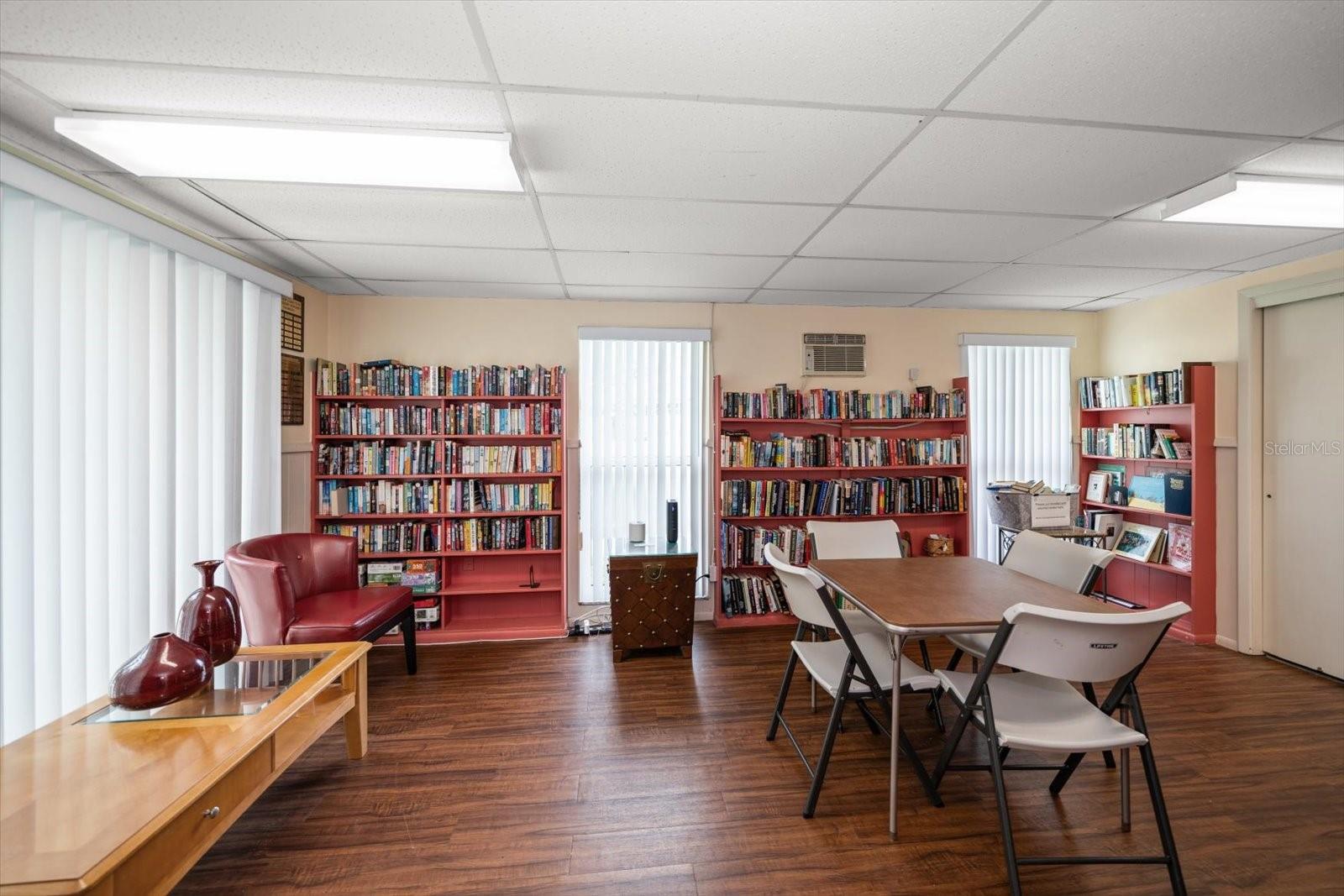 Image 39 of 46 For 948 Virginia Street 202