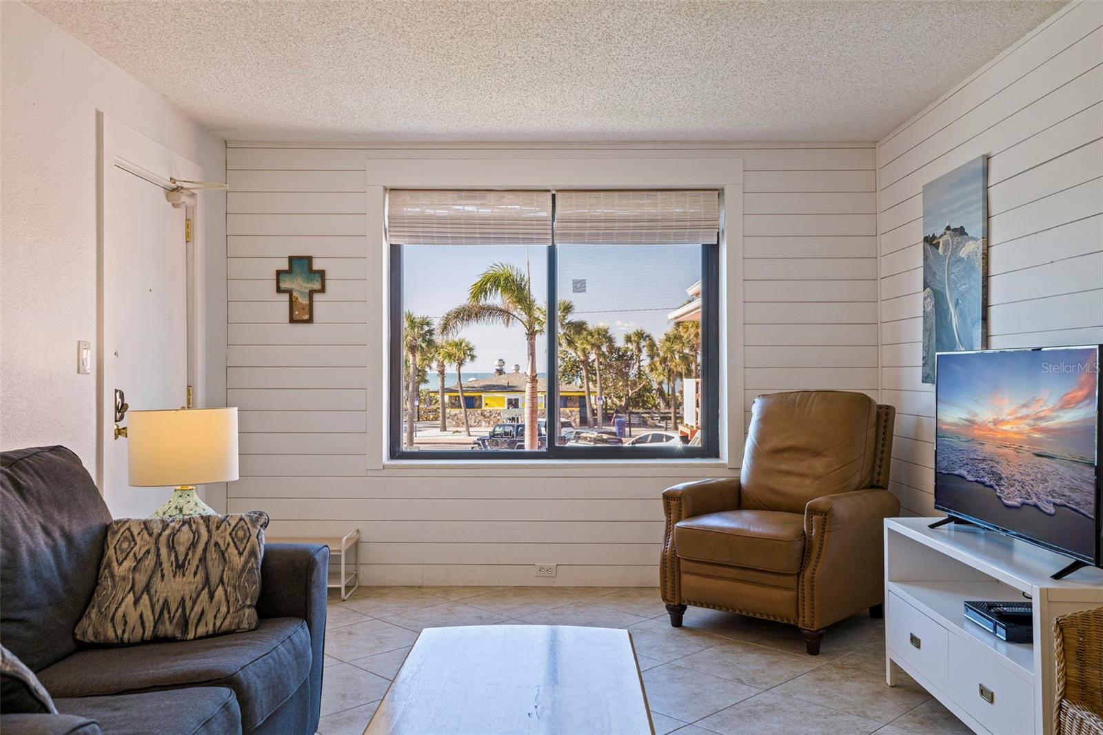 Listing photo id 9 for 6800 Sunset Way 1003