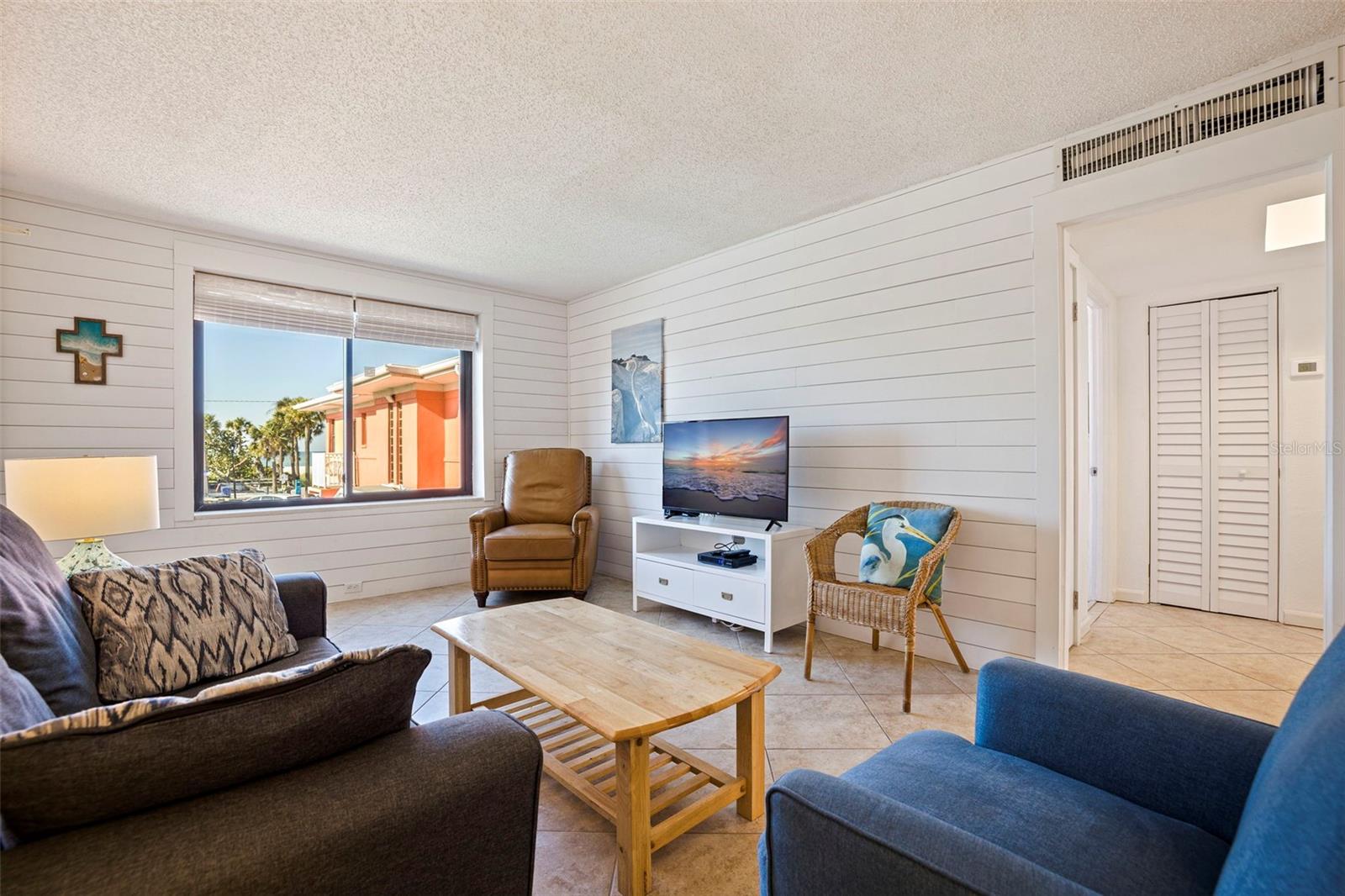 Listing photo id 11 for 6800 Sunset Way 1003