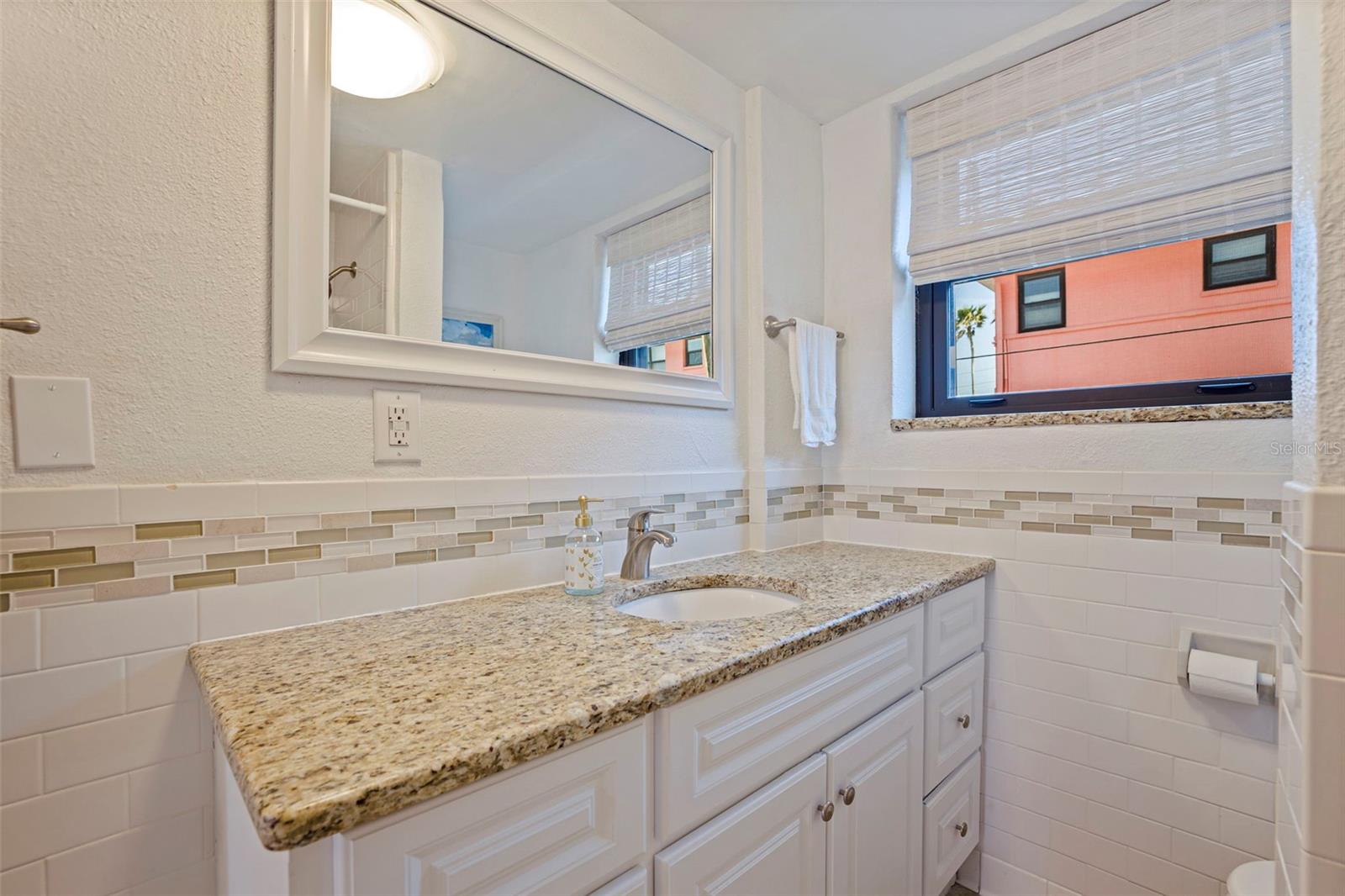 Listing photo id 21 for 6800 Sunset Way 1003