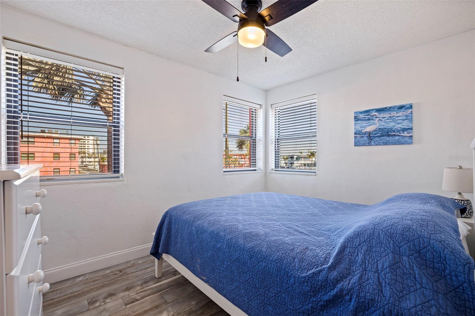 Listing photo id 22 for 6800 Sunset Way 1003