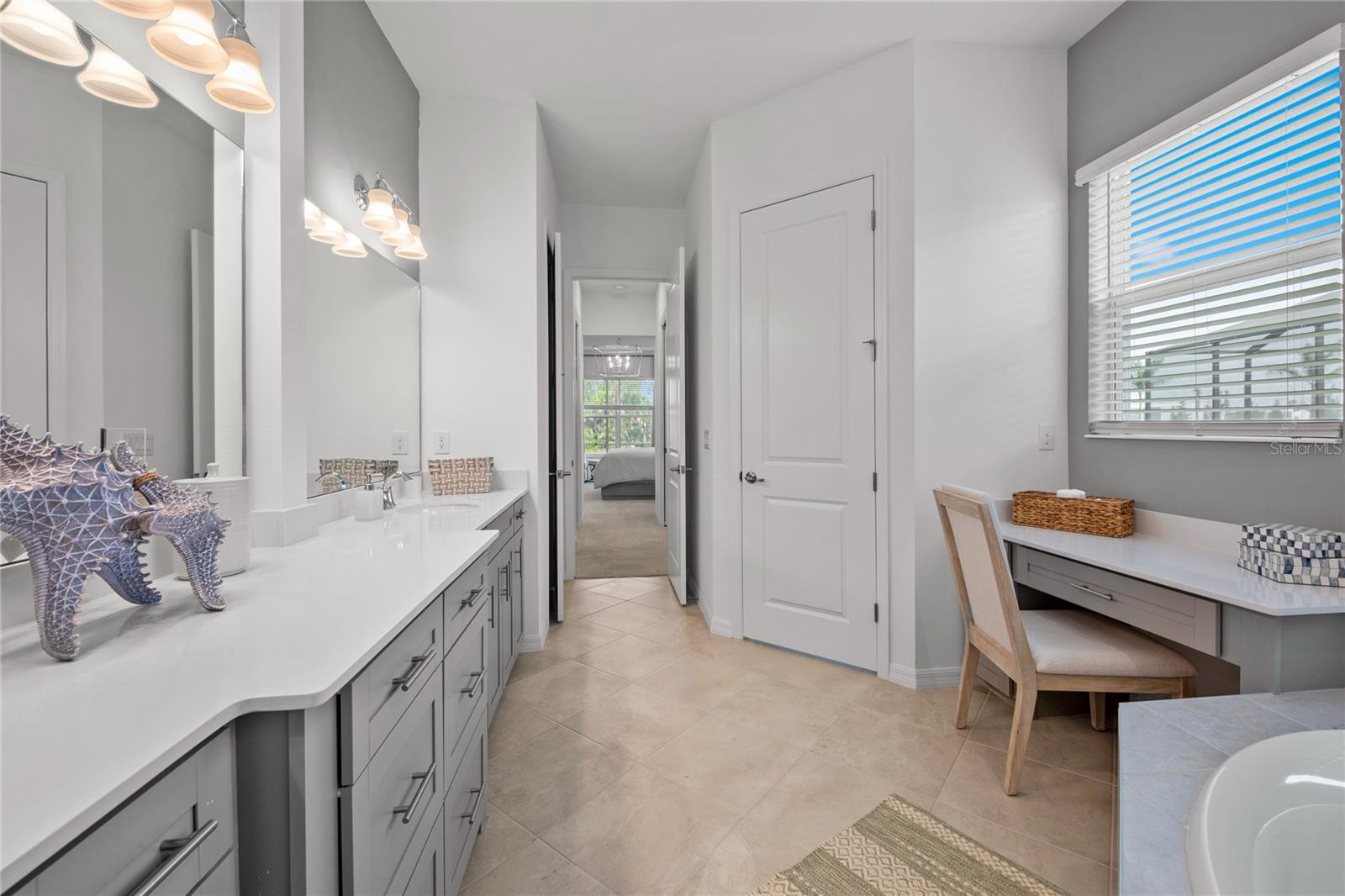 Image 24 of 40 For 17190 Albatross Road