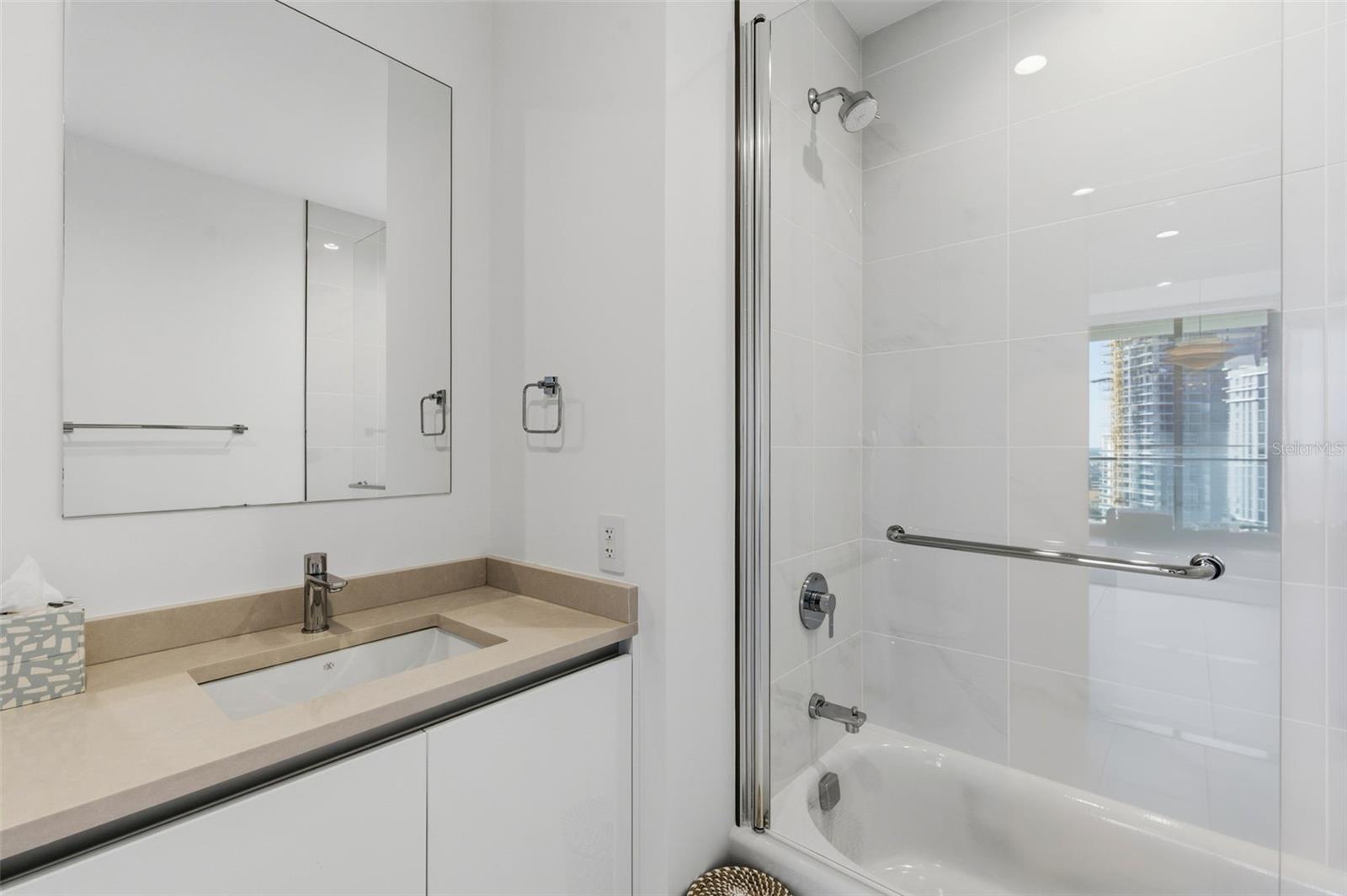 Image 28 of 48 For 400 Central Avenue 1504