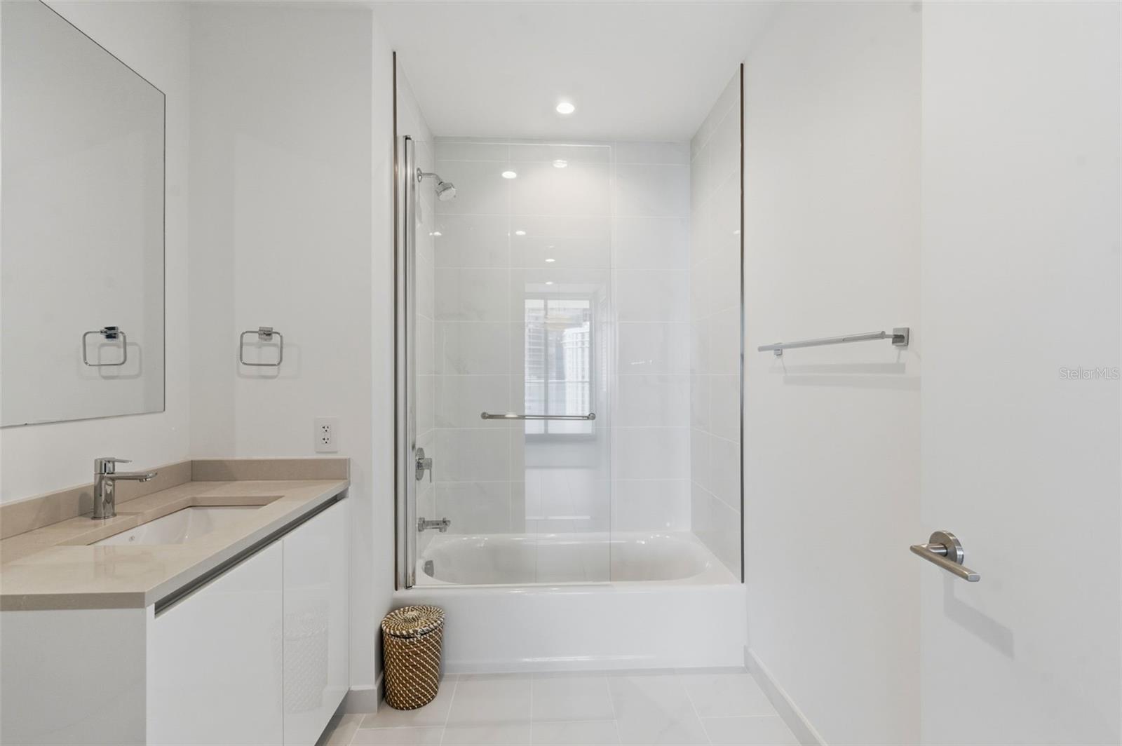 Image 29 of 48 For 400 Central Avenue 1504