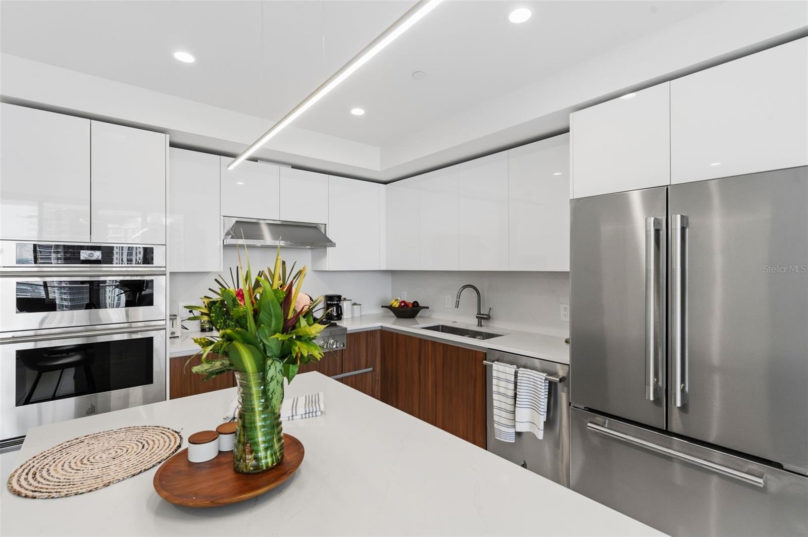 Image 8 of 48 For 400 Central Avenue 1504