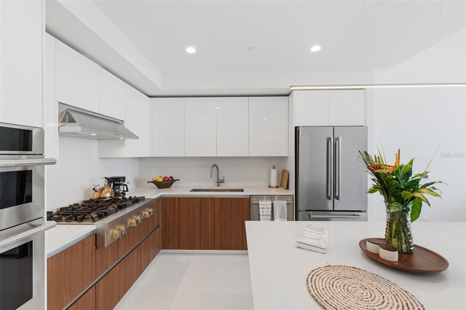 Image 9 of 48 For 400 Central Avenue 1504