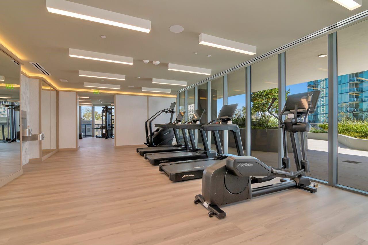 Listing photo id 47 for 3015 Ysabella Avenue 903