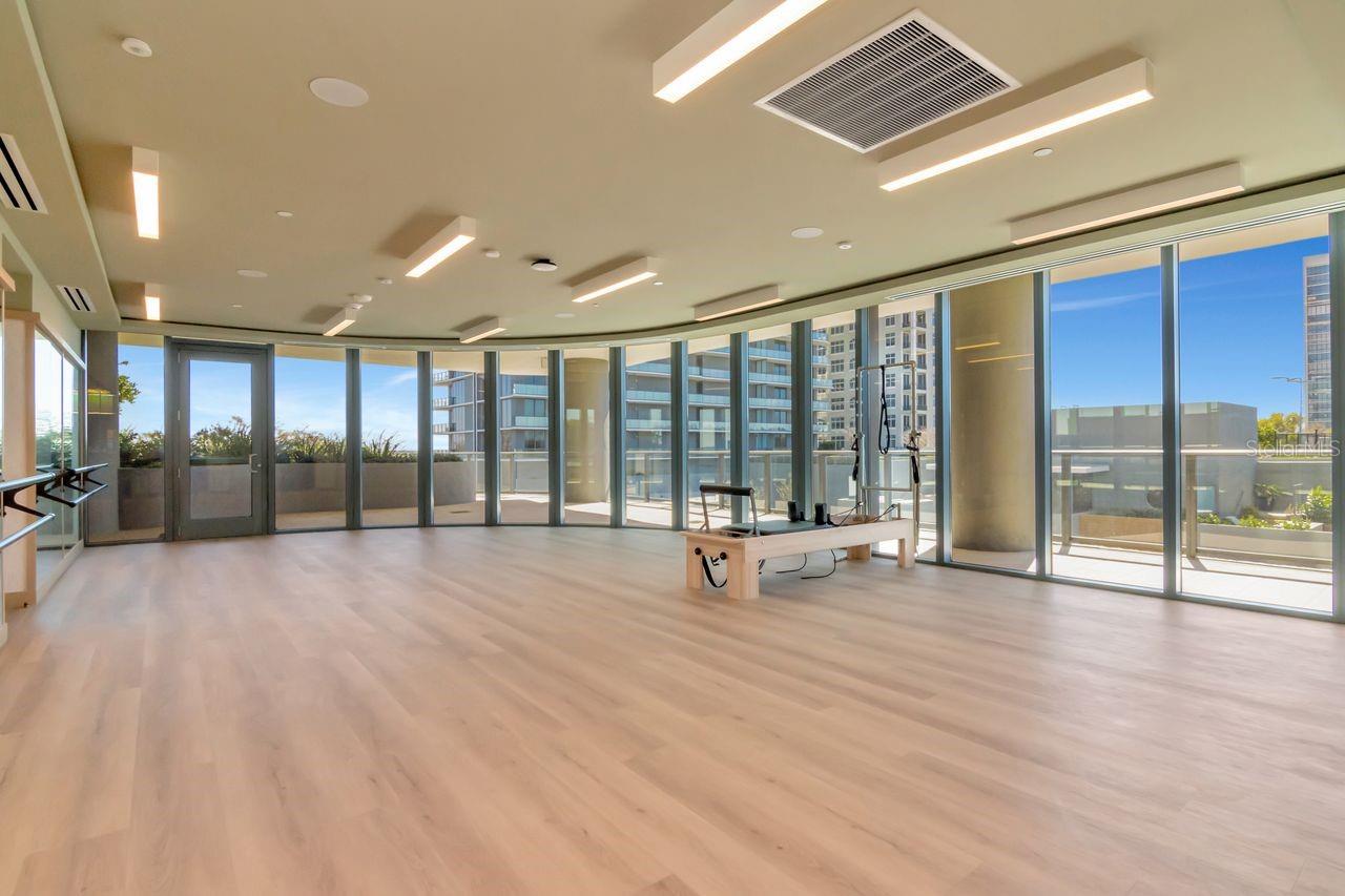 Listing photo id 48 for 3015 Ysabella Avenue 903