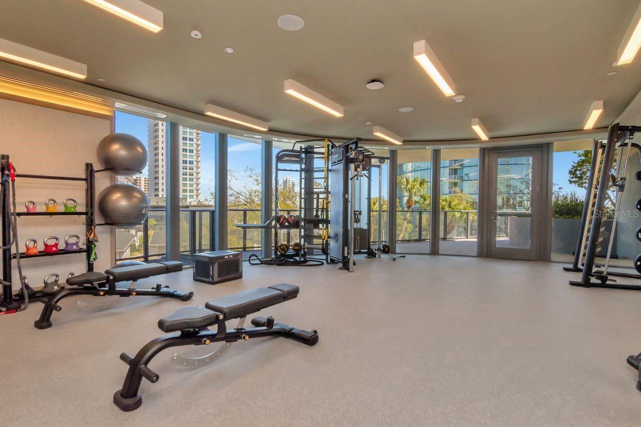 Listing photo id 49 for 3015 Ysabella Avenue 903