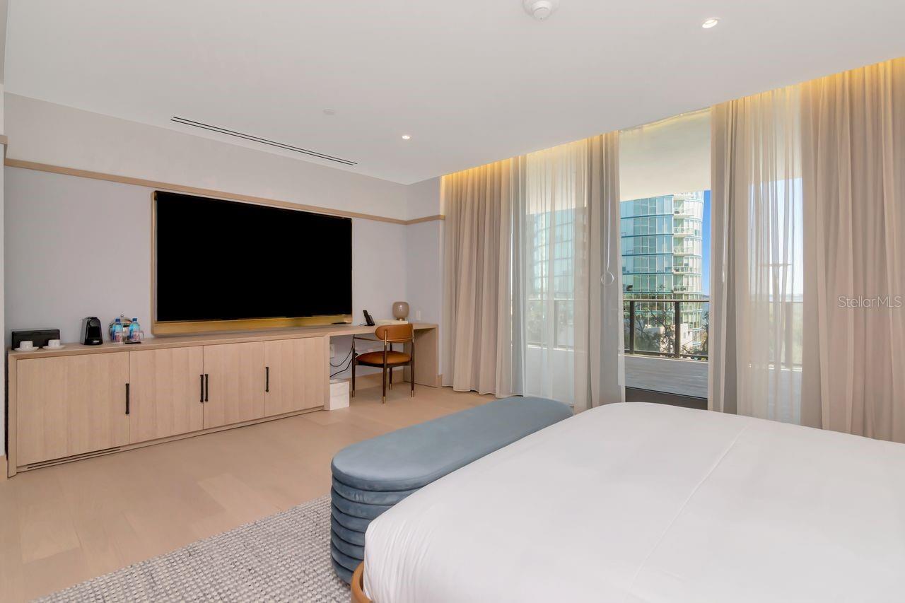 Listing photo id 59 for 3015 Ysabella Avenue 903