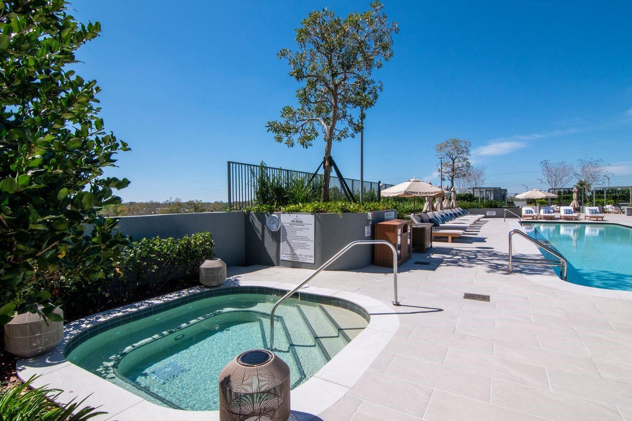 Listing photo id 62 for 3015 Ysabella Avenue 903