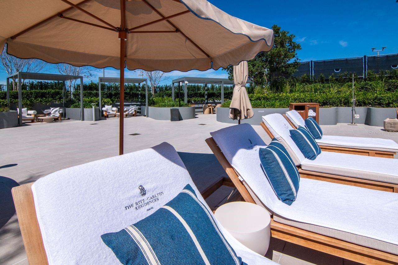 Listing photo id 67 for 3015 Ysabella Avenue 903