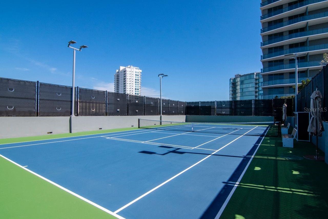 Listing photo id 71 for 3015 Ysabella Avenue 903