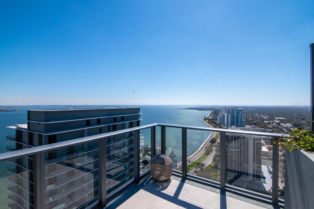 Listing photo id 84 for 3015 Ysabella Avenue 903