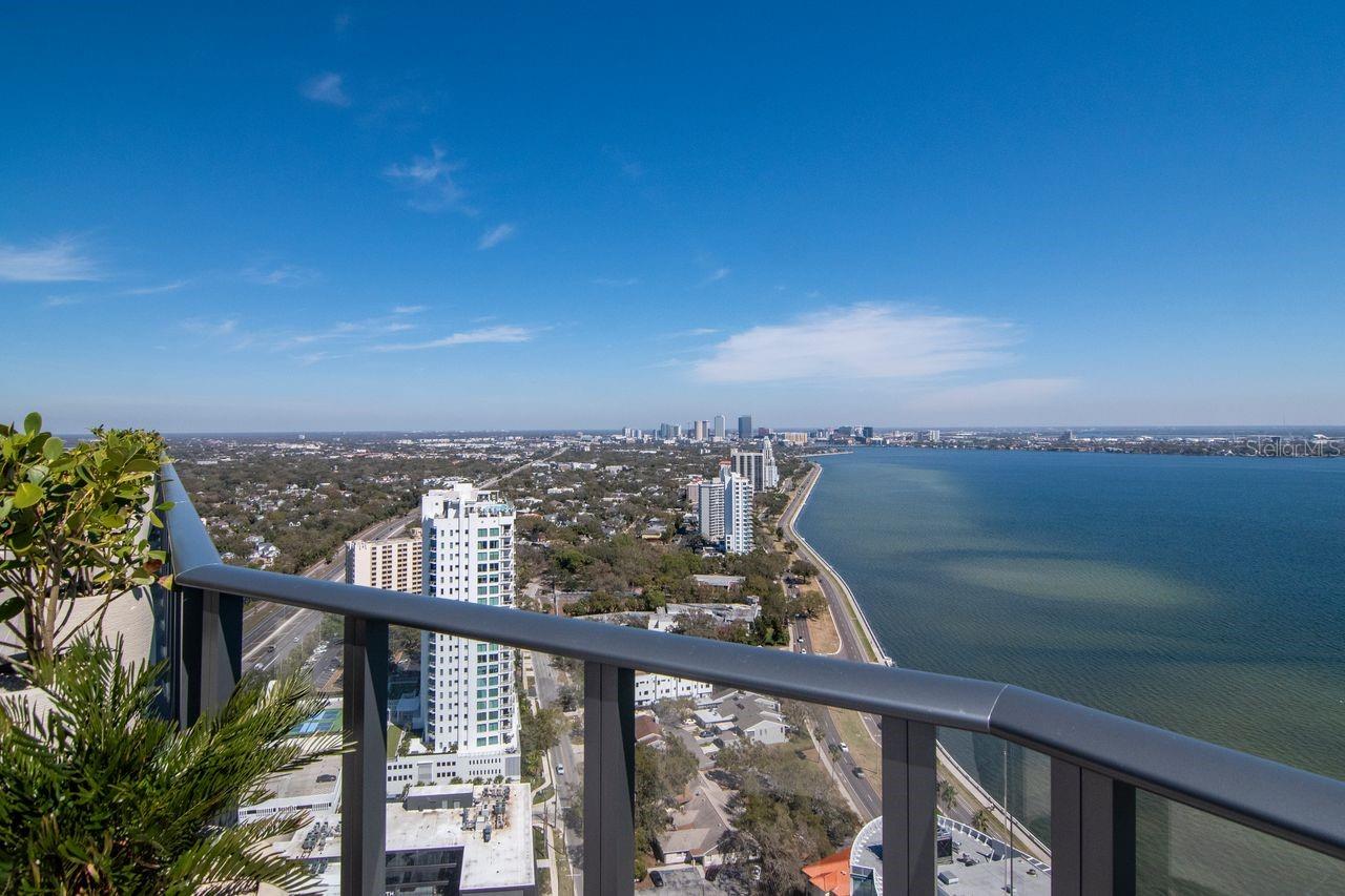 Listing photo id 89 for 3015 Ysabella Avenue 903