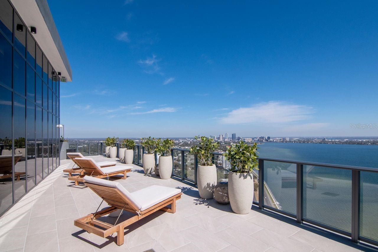 Listing photo id 91 for 3015 Ysabella Avenue 903