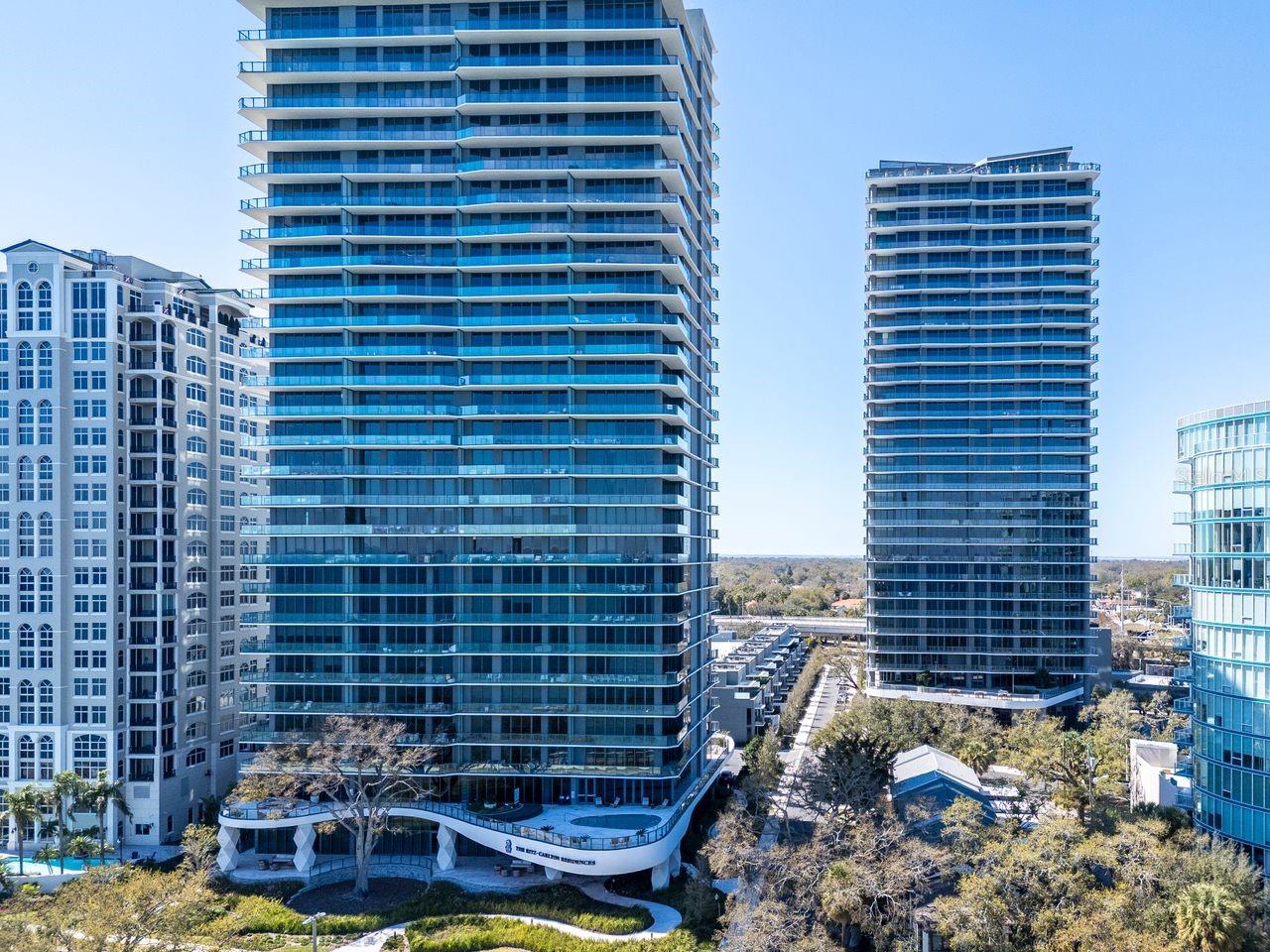 Listing photo id 95 for 3015 Ysabella Avenue 903