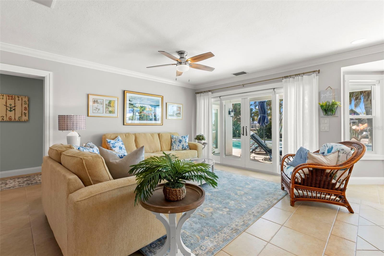 Listing photo id 9 for 101 Shore Drive