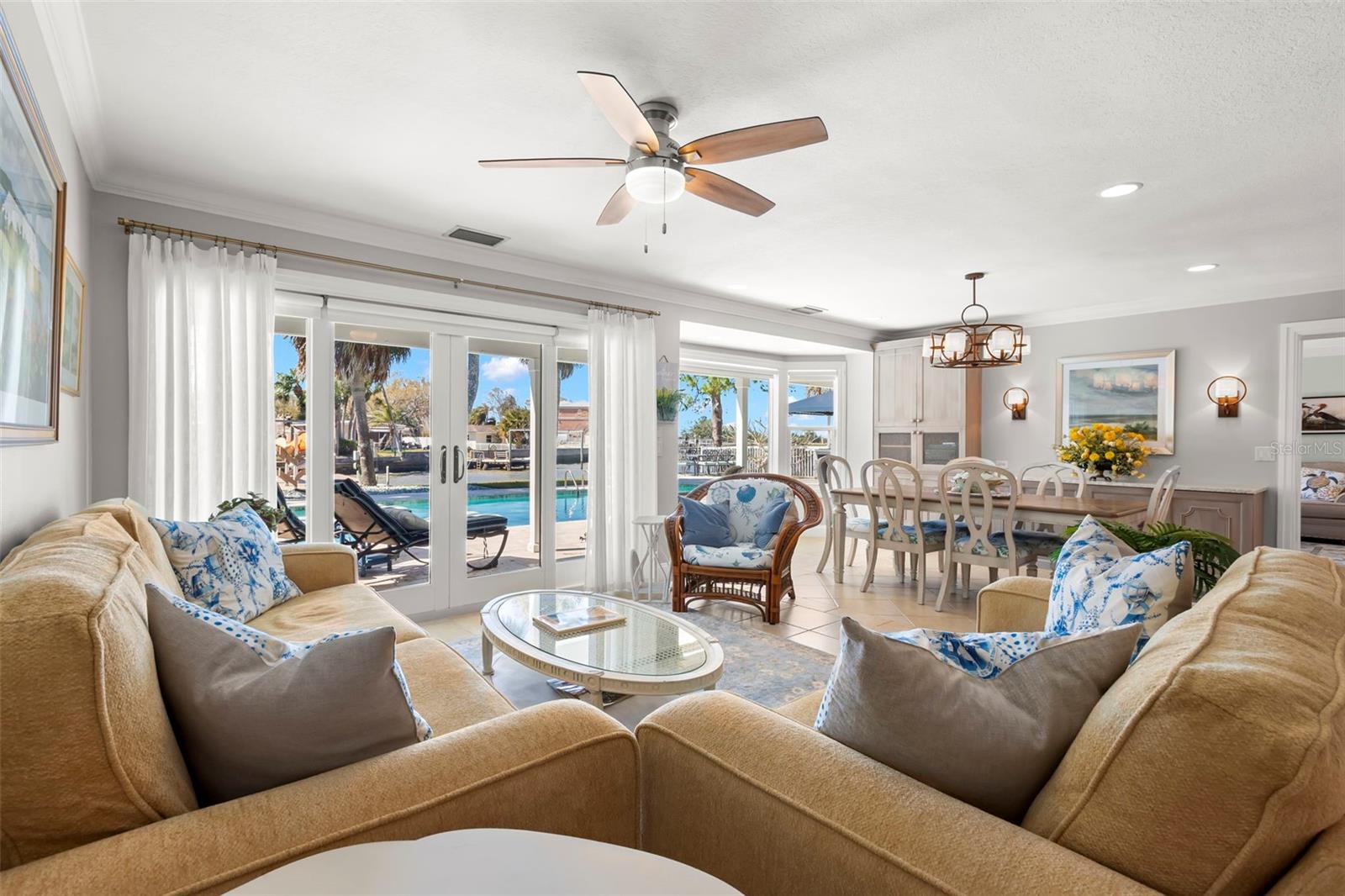 Listing photo id 10 for 101 Shore Drive