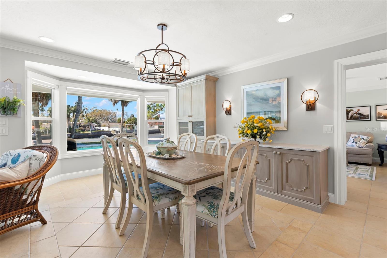 Listing photo id 12 for 101 Shore Drive