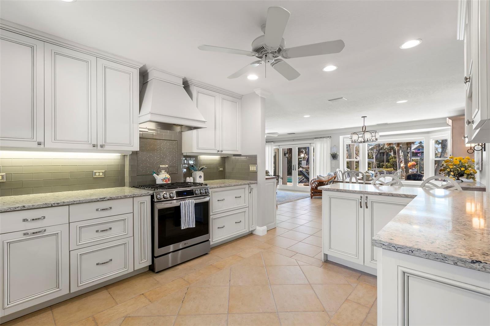 Listing photo id 18 for 101 Shore Drive