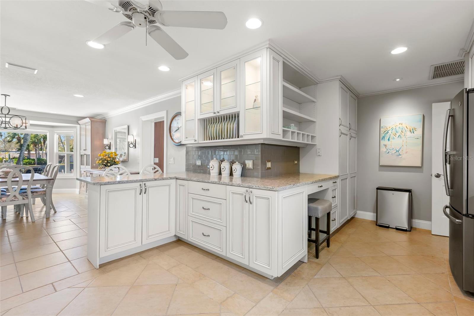 Listing photo id 19 for 101 Shore Drive