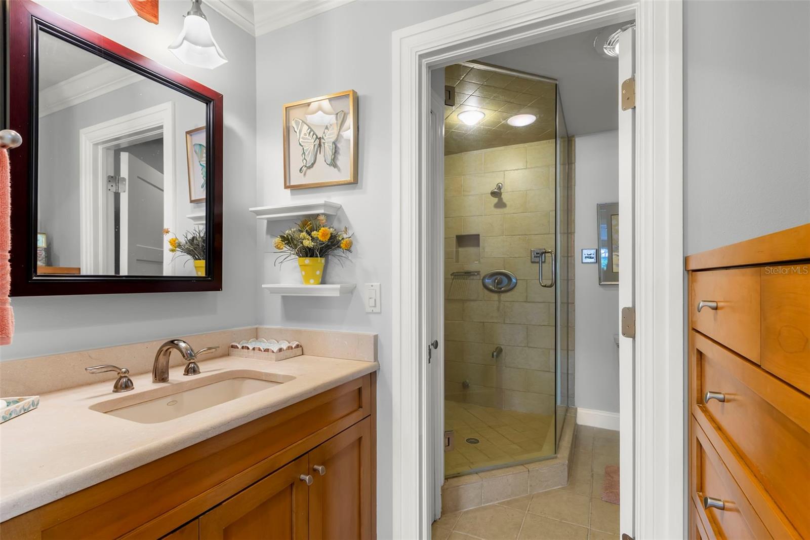 Listing photo id 23 for 101 Shore Drive