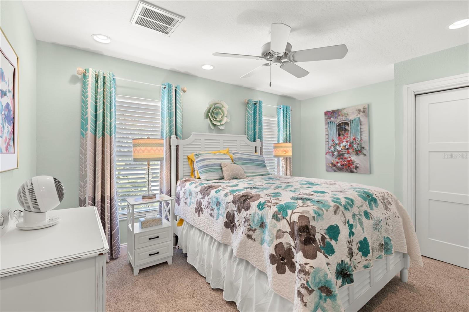 Listing photo id 30 for 101 Shore Drive