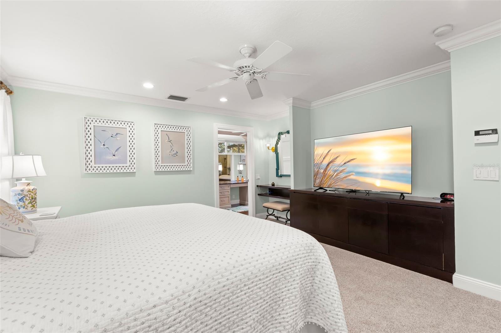 Listing photo id 34 for 101 Shore Drive