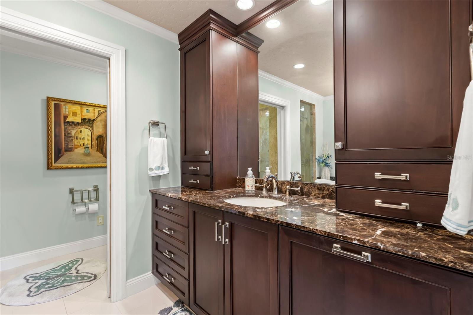 Listing photo id 39 for 101 Shore Drive