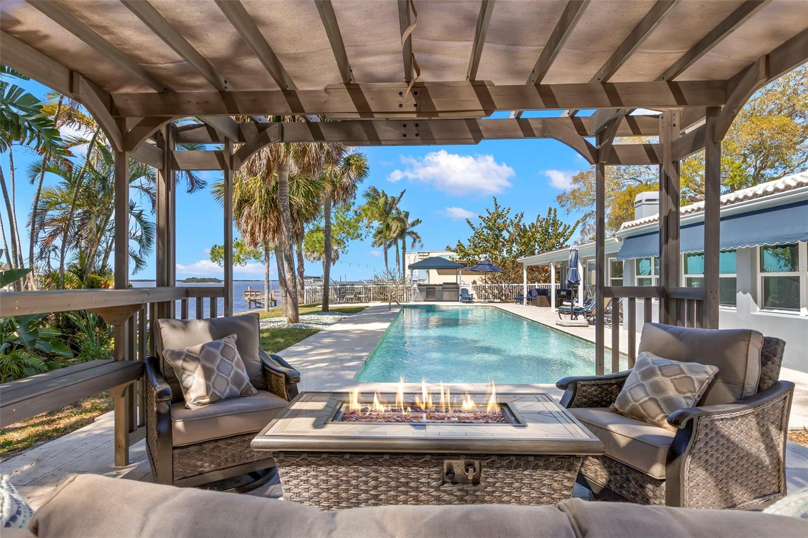 Listing photo id 48 for 101 Shore Drive