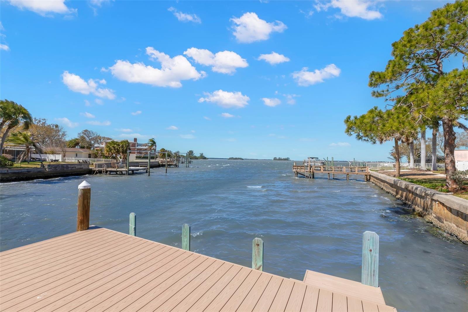 Listing photo id 57 for 101 Shore Drive