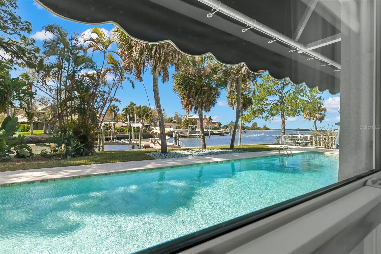 Listing photo id 58 for 101 Shore Drive