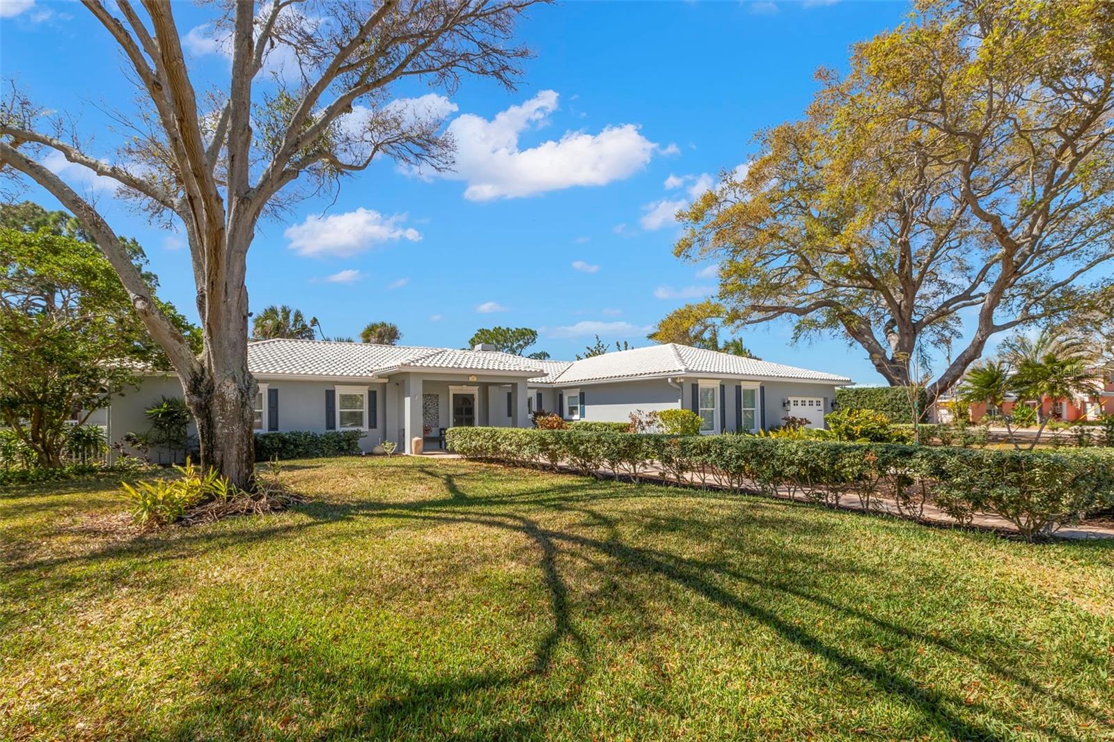 Listing photo id 5 for 101 Shore Drive