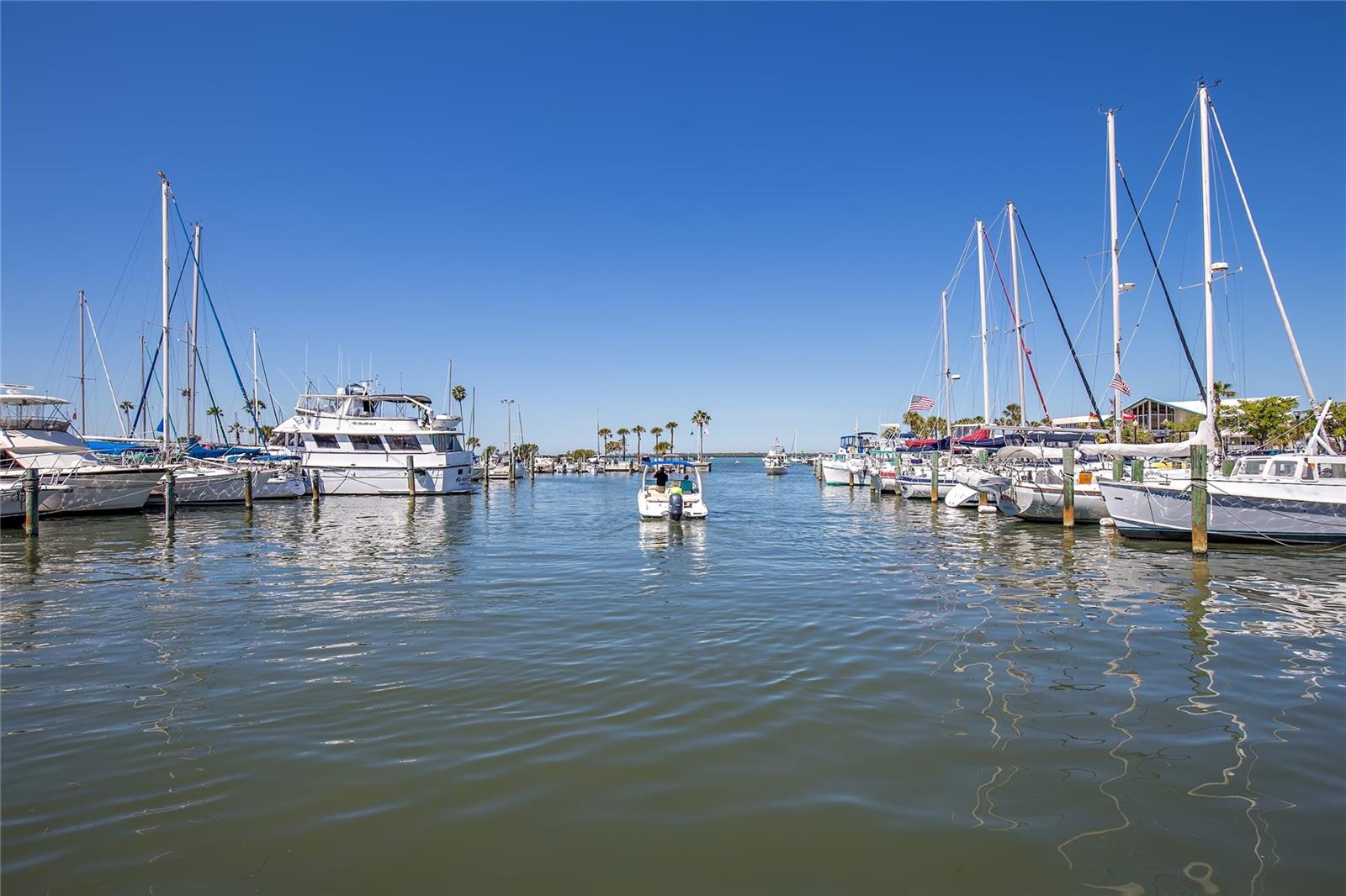 Listing photo id 81 for 101 Shore Drive