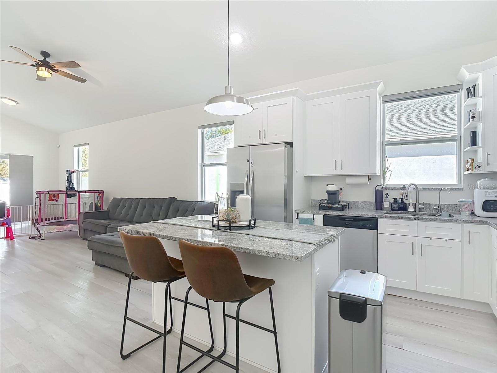 Image 5 of 14 For 1747 Oak Street