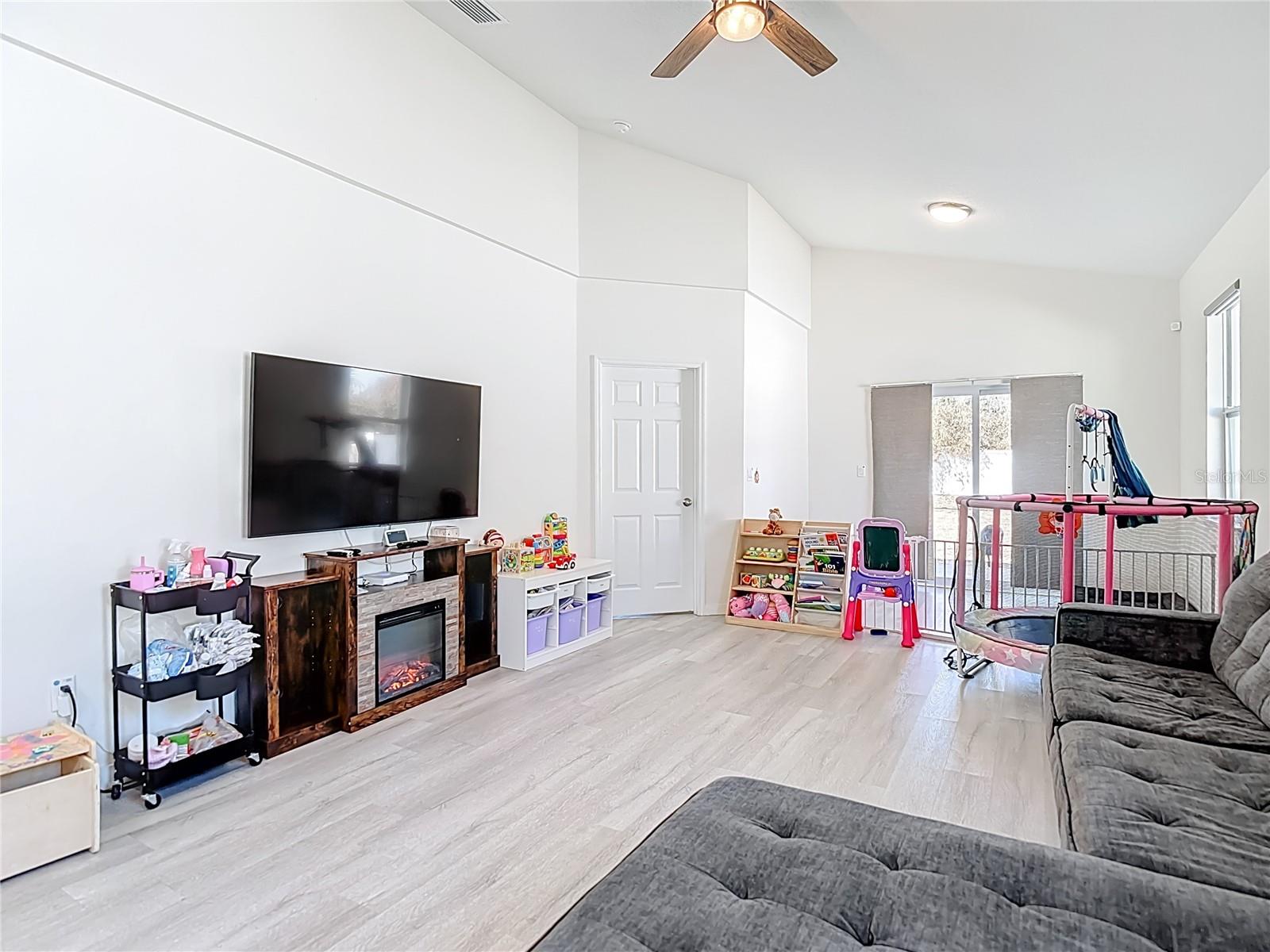 Image 6 of 14 For 1747 Oak Street