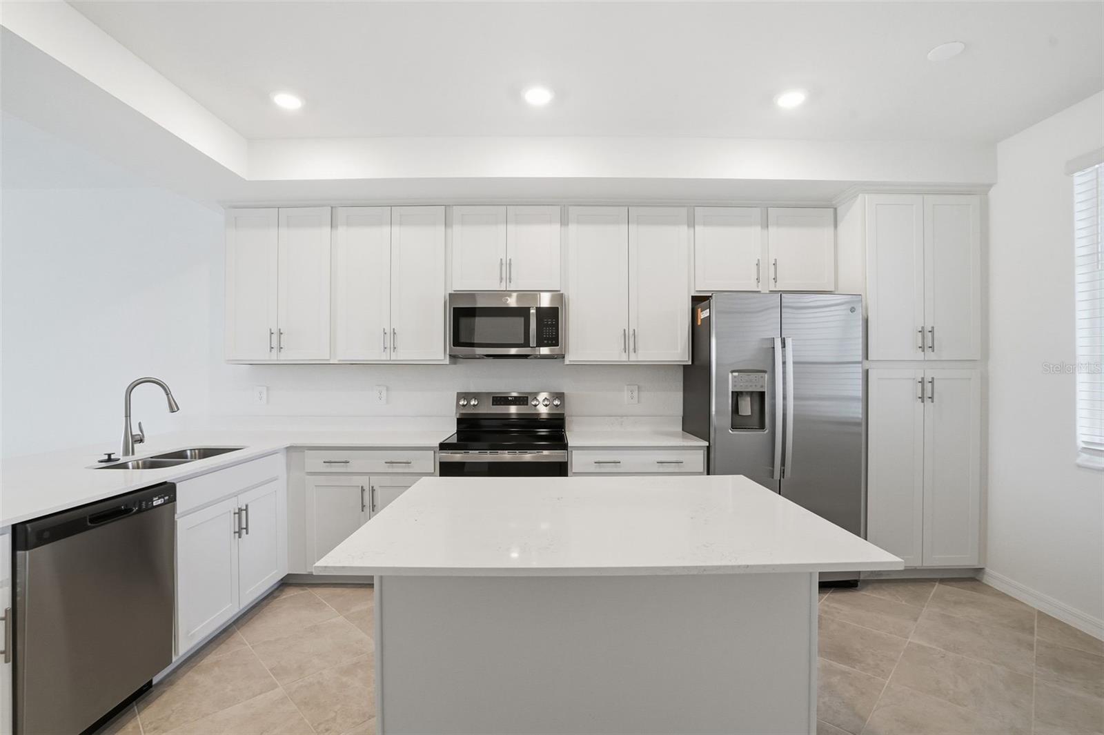 Image 5 of 25 For 17570 Opal Sand Drive 205